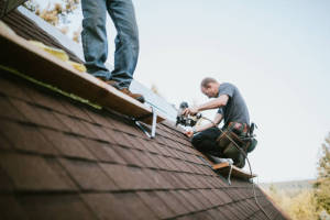 Local Roofers in West Des Moines, IA
